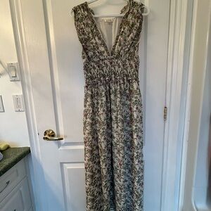 Max Studio floral maxi dress size large. 100% polyester.